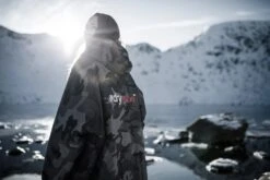 Dryrobe Advance Long Sleeve Black Camouflage - RECYCLED -Outdoor Gear Sale 3F1A27752048 2024x2024 ab421a89 d8fd 499c aecd ee46c11ab669