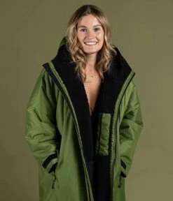 Dryrobe Advance Long Sleeve FOREST GREEN BLACK - RECYCLED -Outdoor Gear Sale Forest Green 6 2024x2024 6dabac77 7301 4cc4 b238 94760314e834
