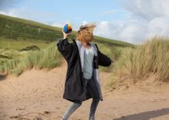 Dryrobe Advance Kids Short Sleeve BLACK BLUE -Outdoor Gear Sale KIDS BEACH DRYROBE 176 09e98dbf 1e9d 4f2b 99f2 f026a29d85f7 2024x2024 2