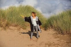 Dryrobe Advance Kids Short Sleeve BLACK PINK -Outdoor Gear Sale KIDS BEACH DRYROBE 193 7d4a34d0 e1fa 411f 813f e72e10e204c6 2024x2024 1