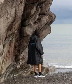 Dryrobe Advance Kids Long Sleeve BLACK BLUE - RECYCLED 9 Dryrobe Advance Kids Long Sleeve BLACK BLUE - RECYCLED -Outdoor Gear Sale LS Black Blue Kids 3 2024x2024 067c431d 9d12 4d4d a5e1 8c08bd7cd980