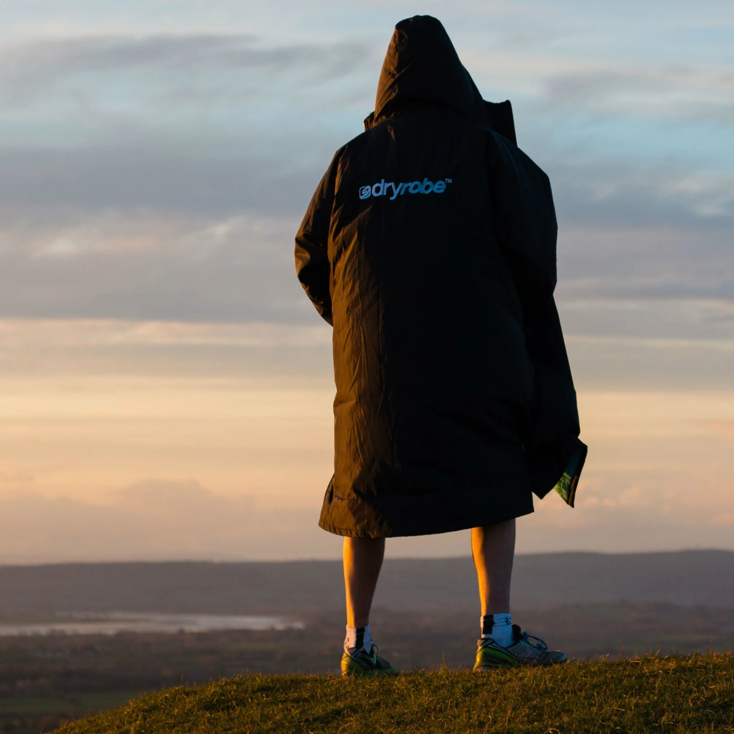 Dryrobe Advance Long Sleeve BLACK BLUE - RECYCLED 6 Dryrobe Advance Long Sleeve BLACK BLUE - RECYCLED - Image 6